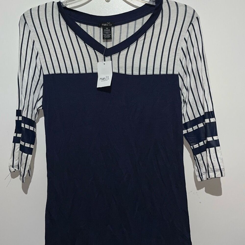 rue21 Womens XS Navy Blue Striped Colorblock 3/4 Sleeve V-Neck Top New with Tags